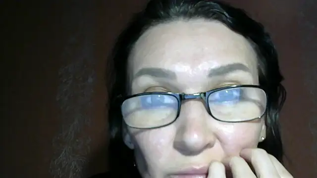 PrettyAndWild online show from 10-17-25, 03:58