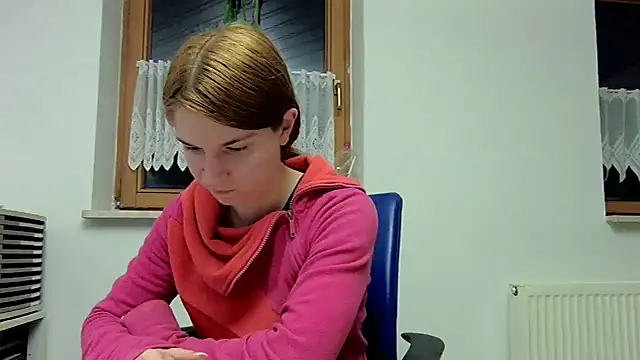 Snapshot of Geile-Luna chatting on 02-14-26, 08:27 Geile-Luna online show from 02-14-26, 08:27