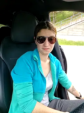 Snapshot of Geile-Luna chatting on 06-17-26, 01:56 Geile-Luna online show from 06-17-26, 01:56