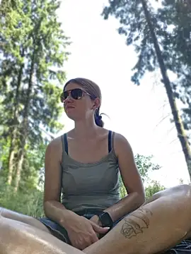 Snapshot of Geile-Luna chatting on 06-20-26, 11:13 Geile-Luna online show from 06-20-26, 11:13