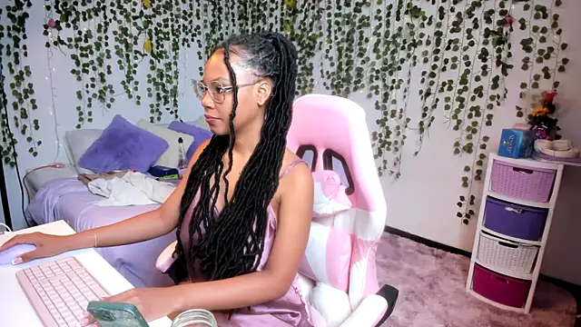 violeta milleer online show from 11-20-25, 05:12