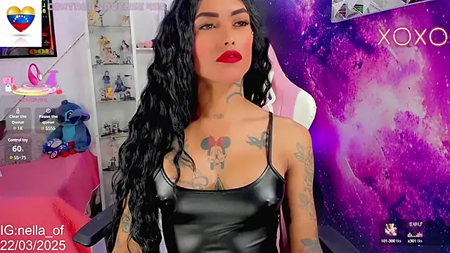 Snapshot of Nella_Dolls chatting on 03-22-25, 11:42 Nella Dolls online show from 03-22-25, 11:42