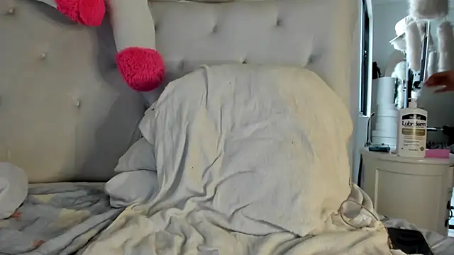 Burlesque XlX online show from 09-15-25, 02:06