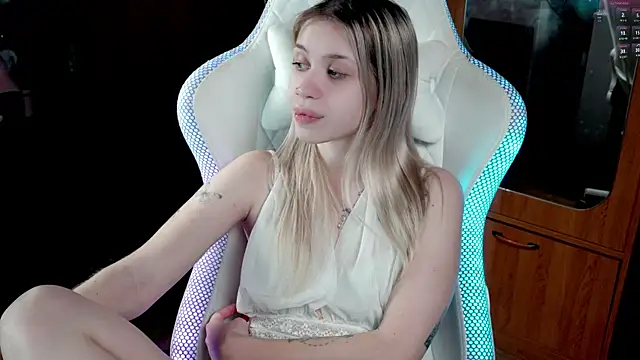 ho1yho1e online show from 12-04-25, 05:43