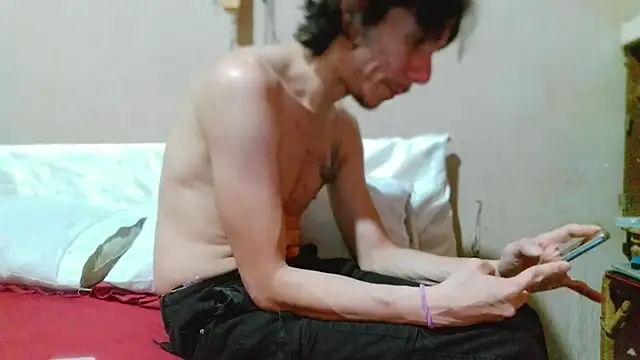 Latinopervs online show from 04-21-26, 04:52