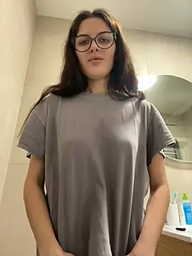 little belucci online show from 02-06-25, 10:32