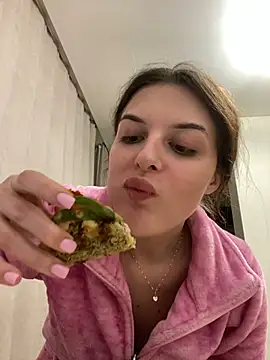 little belucci online show from 03-19-25, 06:12