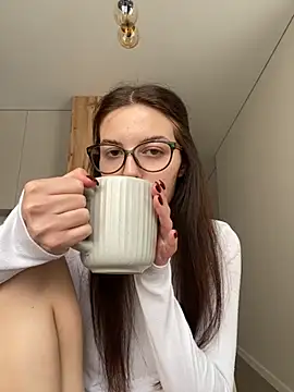 little belucci online show from 10-13-25, 01:00