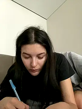 little belucci online show from 10-17-25, 07:00