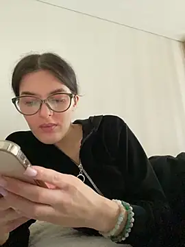 little belucci online show from 11-19-25, 10:59