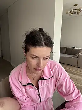 Snapshot of little_belucci chatting on 06-13-26, 12:03 little belucci online show from 06-13-26, 12:03