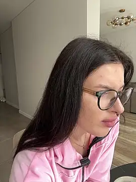 Snapshot of little_belucci chatting on 06-15-26, 11:01 little belucci online show from 06-15-26, 11:01