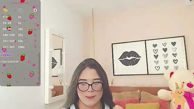 Snapshot of miss_linda_ chatting on 01-08-25, 07:56 miss linda  online show from 01-08-25, 07:56