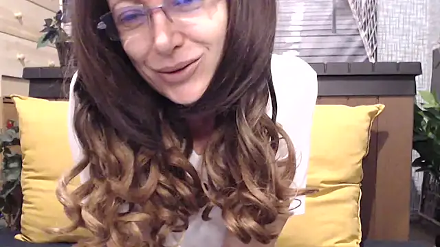 Snapshot of lilianleight chatting on 11-22-25, 10:58 lilianleight online show from 11-22-25, 10:58