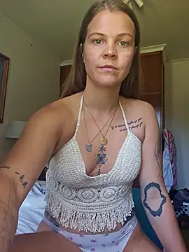 chloemoonandstarss online show from 11-11-25, 12:16