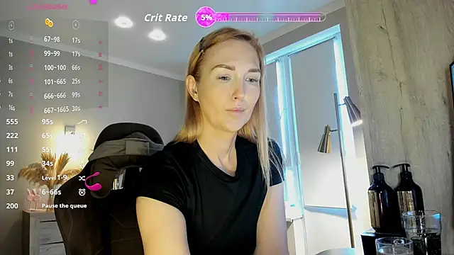 Snapshot of HotyPlays chatting on 04-25-26, 12:30 HotyPlays online show from 04-25-26, 12:30