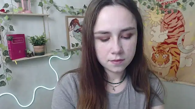 VeryVeryVeryShy  online show from 04-11-26, 05:34