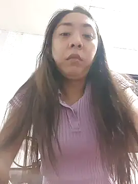 Snapshot of ErikaJayne4u chatting on 12-08-24, 06:33 ErikaJayne4u online show from 12-08-24, 06:33