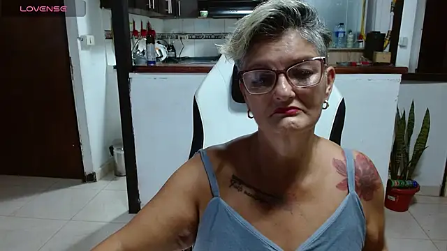 bety-cum2 online show from 06-25-26, 10:47