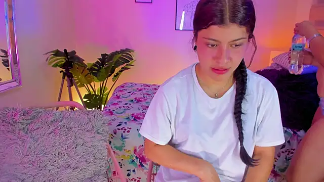 little antonela online show from 09-08-25, 03:11