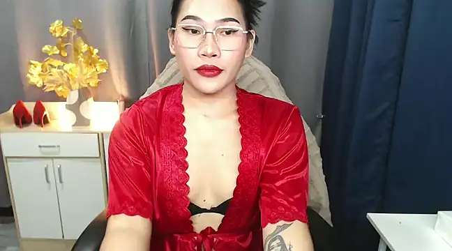 Snapshot of Ur_Fantastic_Lina chatting on 02-01-25, 12:47 Ur Fantastic Lina online show from 02-01-25, 12:47