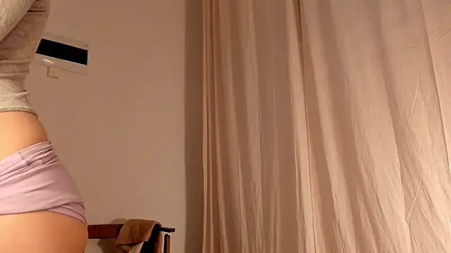 Snapshot of hee_jeen chatting on 02-23-25, 02:46 hee jeen online show from 02-23-25, 02:46