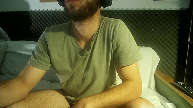 Snapshot of MikeLovesex699 chatting on 09-21-25, 02:29 MikeLovesex699 online show from 09-21-25, 02:29