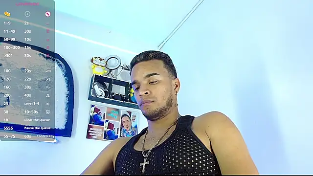 Snapshot of Bigcock_21cm_ chatting on 01-27-25, 09:55 Bigcock 21cm  online show from 01-27-25, 09:55