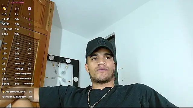 Snapshot of Bigcock_21cm_ chatting on 02-22-25, 01:33 Bigcock 21cm  online show from 02-22-25, 01:33