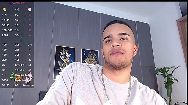 Snapshot of Bigcock_21cm_ chatting on 03-18-25, 07:53 Bigcock 21cm  online show from 03-18-25, 07:53