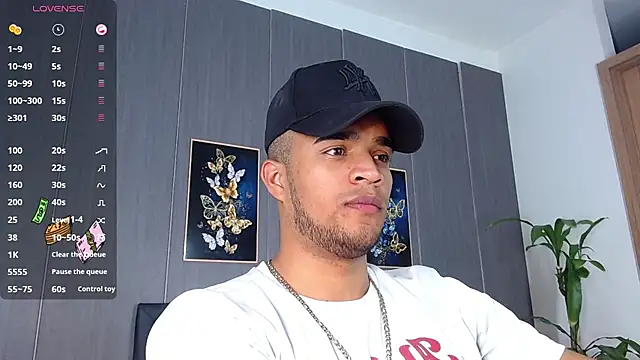 Snapshot of Bigcock_21cm_ chatting on 03-22-25, 07:42 Bigcock 21cm  online show from 03-22-25, 07:42