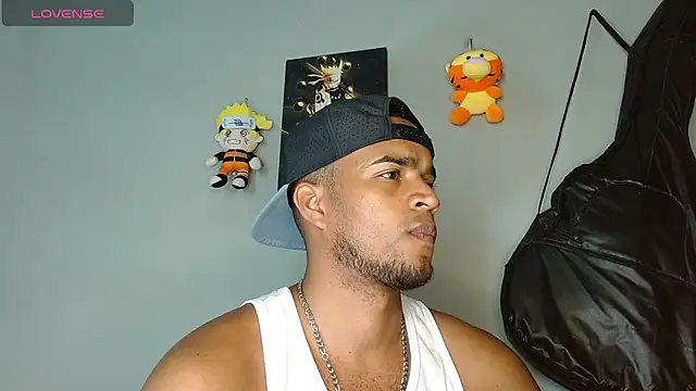 Snapshot of Bigcock_21cm_ chatting on 09-23-25, 07:39 Bigcock 21cm  online show from 09-23-25, 07:39