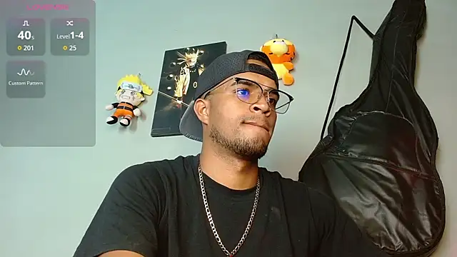 Snapshot of Bigcock_21cm_ chatting on 10-28-25, 08:55 Bigcock 21cm  online show from 10-28-25, 08:55