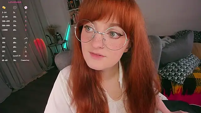 Snapshot of Alice_CutePerv chatting on 06-19-26, 01:21 Alice CutePerv online show from 06-19-26, 01:21