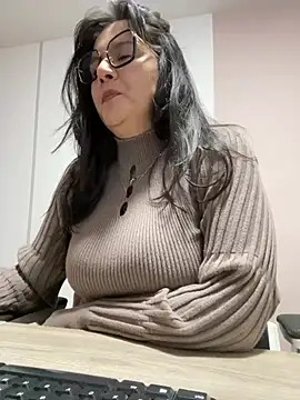 SWEETLILY18 online show from 02-21-25, 11:11