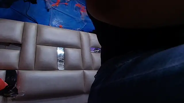 leon gaby online show from 10-27-25, 07:18