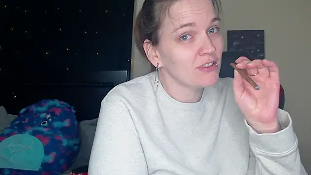 Snapshot of ToxicLilly chatting on 12-06-24, 08:59 ToxicLilly online show from 12-06-24, 08:59