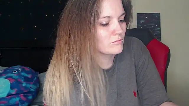 Snapshot of ToxicLilly chatting on 12-07-24, 08:22 ToxicLilly online show from 12-07-24, 08:22