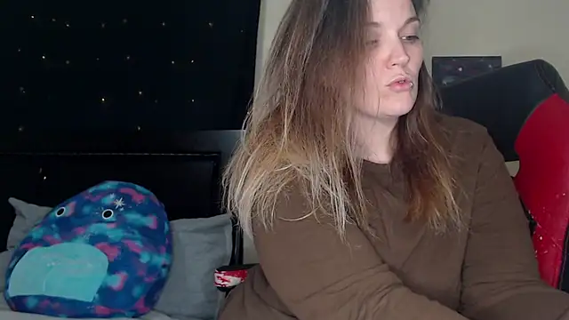 Snapshot of ToxicLilly chatting on 12-13-24, 07:36 ToxicLilly online show from 12-13-24, 07:36