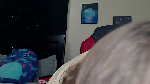 Snapshot of ToxicLilly chatting on 12-14-24, 08:23 ToxicLilly online show from 12-14-24, 08:23