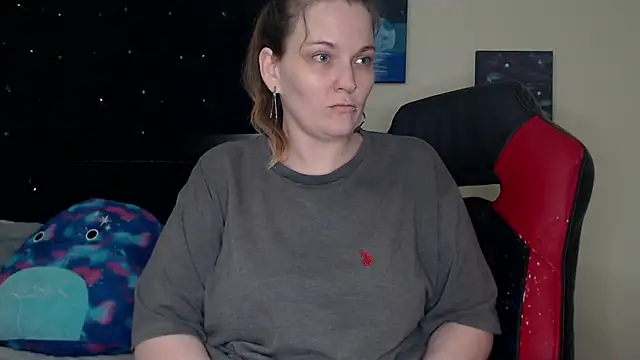 Snapshot of ToxicLilly chatting on 12-17-24, 07:40 ToxicLilly online show from 12-17-24, 07:40