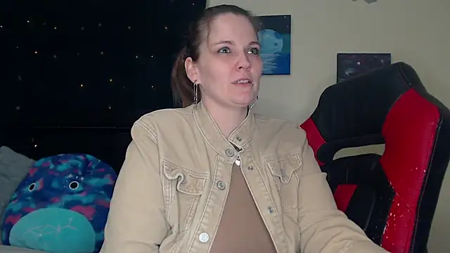 Snapshot of ToxicLilly chatting on 12-21-24, 11:33 ToxicLilly online show from 12-21-24, 11:33