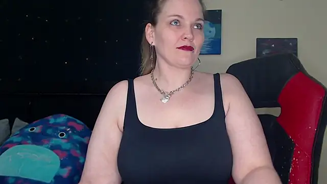 Snapshot of ToxicLilly chatting on 01-04-25, 01:21 ToxicLilly online show from 01-04-25, 01:21