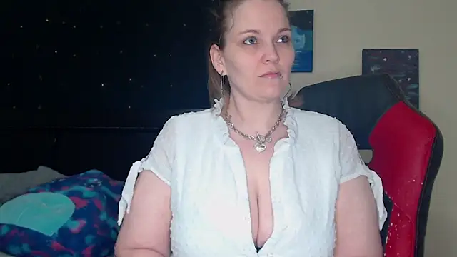 Snapshot of ToxicLilly chatting on 01-11-25, 07:49 ToxicLilly online show from 01-11-25, 07:49