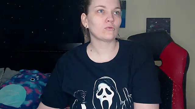 Snapshot of ToxicLilly chatting on 01-24-25, 08:34 ToxicLilly online show from 01-24-25, 08:34