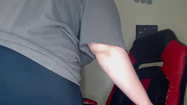 Snapshot of ToxicLilly chatting on 02-08-25, 09:35 ToxicLilly online show from 02-08-25, 09:35