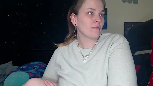 Snapshot of ToxicLilly chatting on 02-21-25, 07:23 ToxicLilly online show from 02-21-25, 07:23