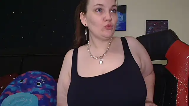 Snapshot of ToxicLilly chatting on 10-25-25, 07:05 ToxicLilly online show from 10-25-25, 07:05