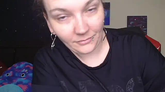 Snapshot of ToxicLilly chatting on 11-02-25, 10:17 ToxicLilly online show from 11-02-25, 10:17