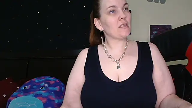 Snapshot of ToxicLilly chatting on 12-16-25, 08:30 ToxicLilly online show from 12-16-25, 08:30